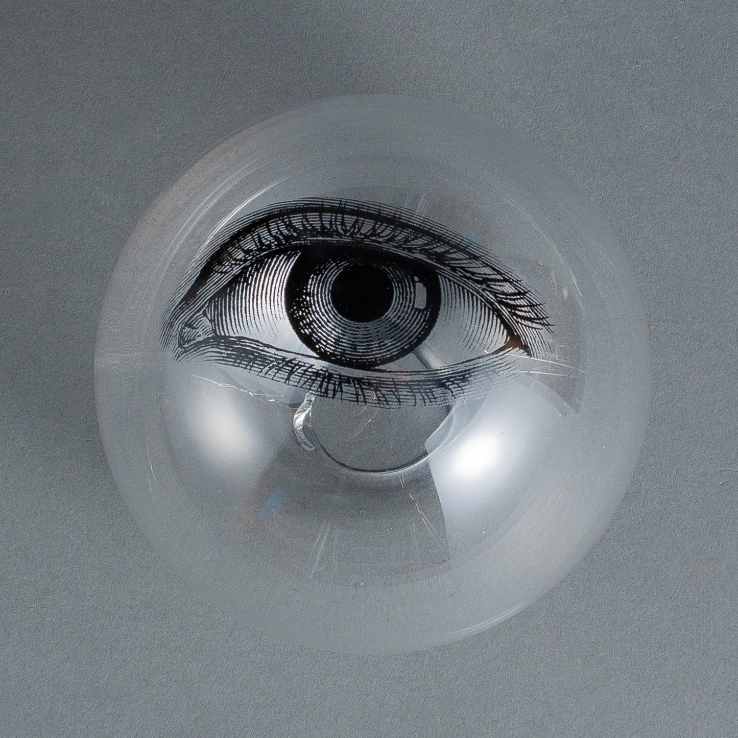 ESCULTURA ESFERA OLHO VIDRO M