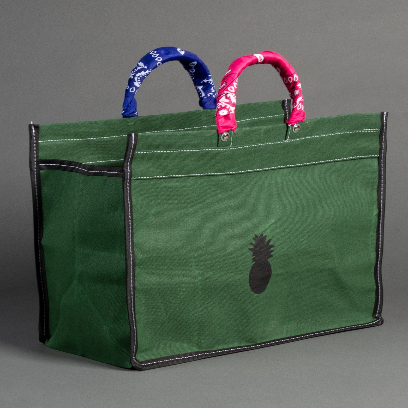SACOLA DE LONA COM BANDANAS SORTIDAS - VERDE