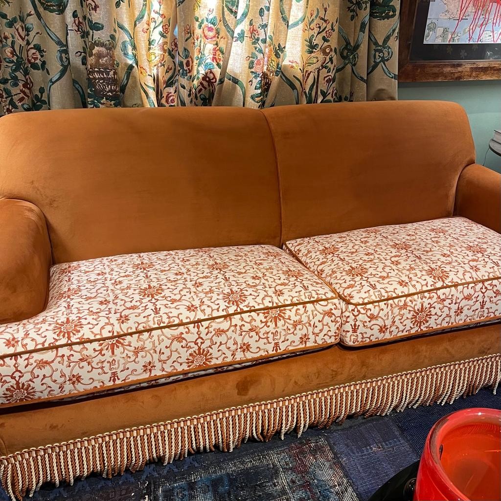 SOFÁ VELUDO E PASSAMANARIA