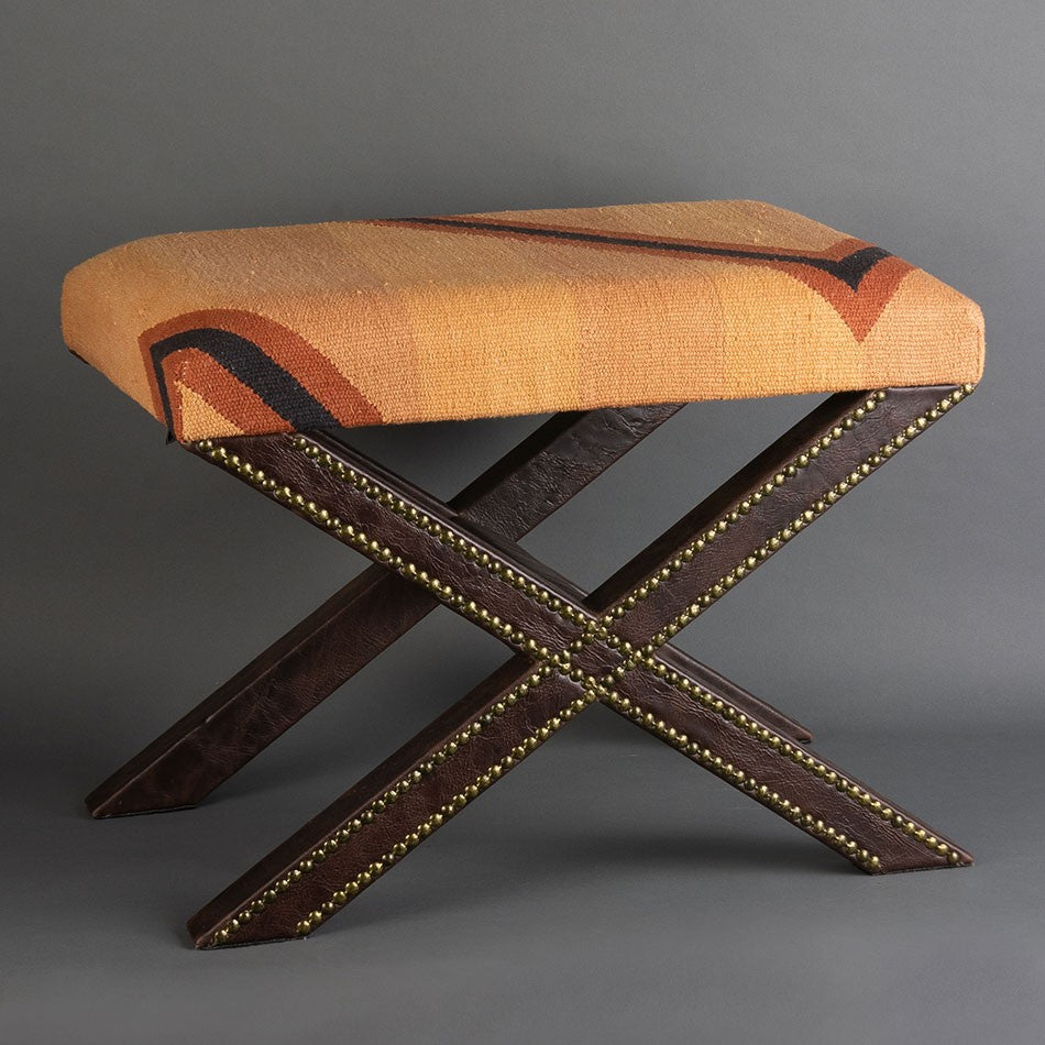 BANQUETA X EM TAPEÇARIA