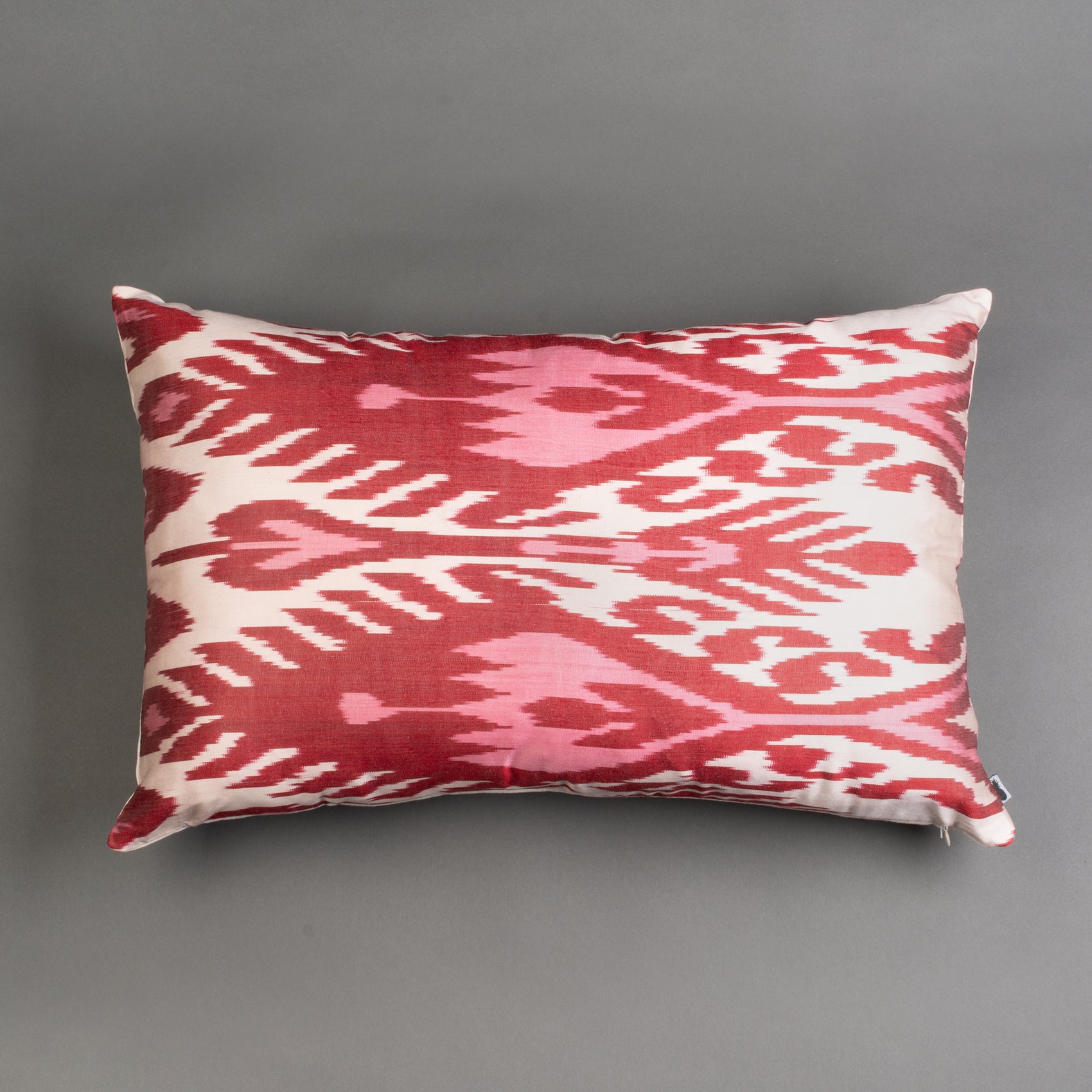 ALMOFADA IKAT DE SEDA IMPORTADA 60X40CM