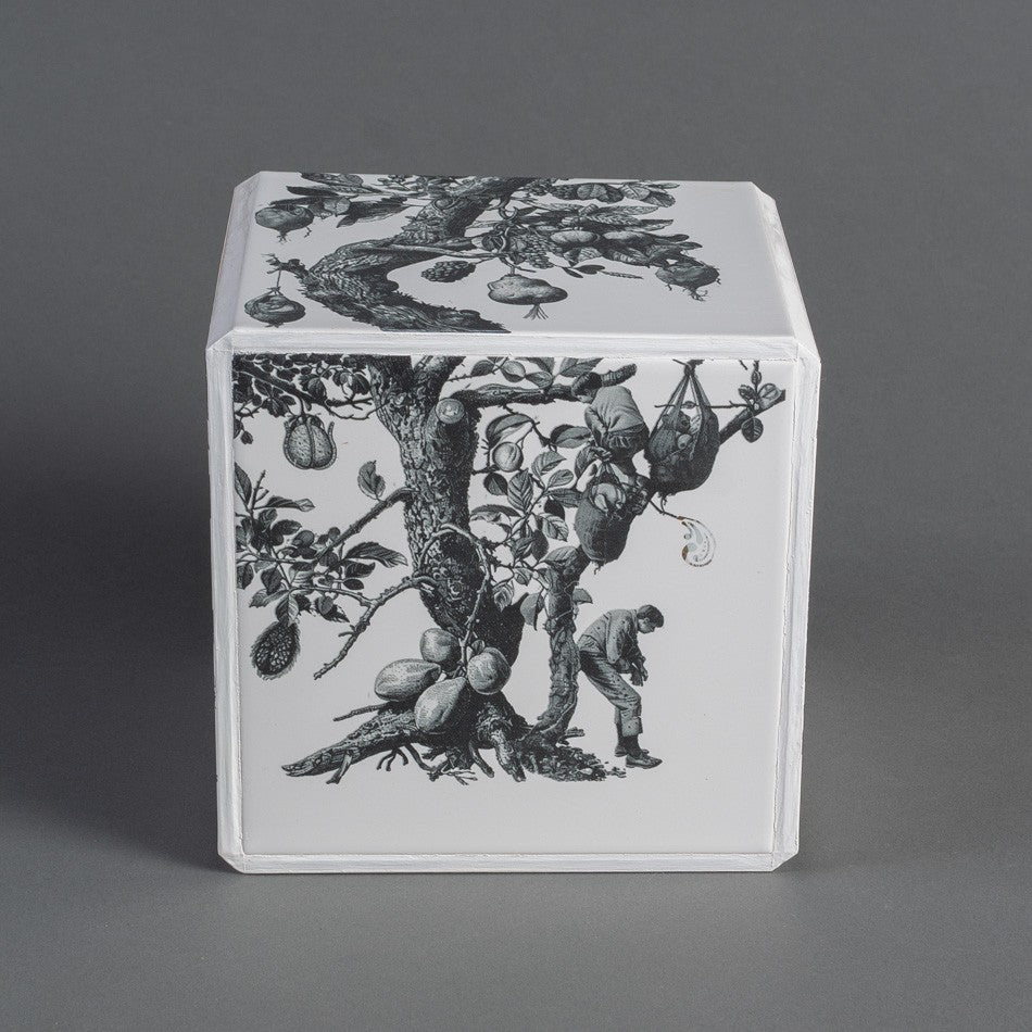 ESCULTURA CUBO PAREDE