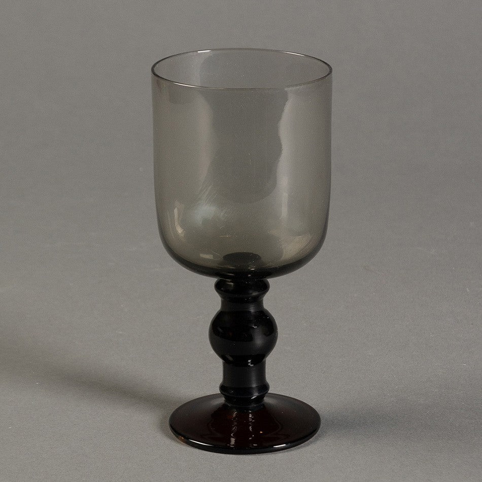 TAÇA CINZA COM ÂMBAR
