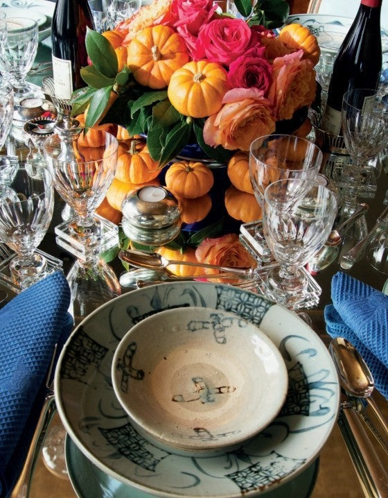 LIVRO THE WORLD AT YOUR TABLE: INSPIRING TABLETOP DESIGNS