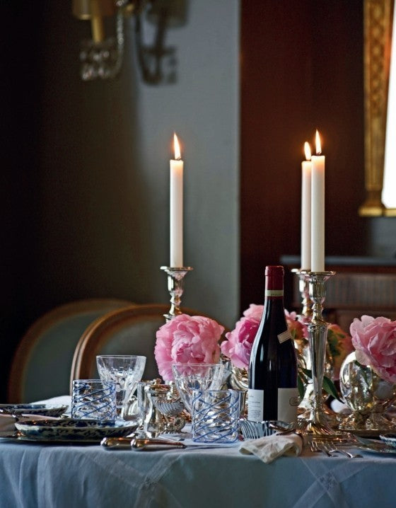 LIVRO THE WORLD AT YOUR TABLE: INSPIRING TABLETOP DESIGNS