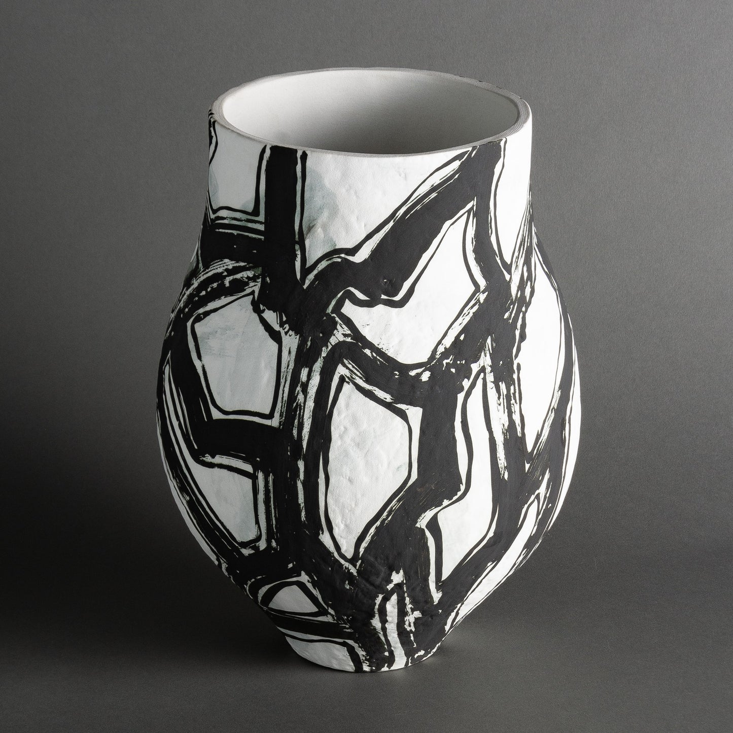 VASO ABSTRATO NERO E BIANCO