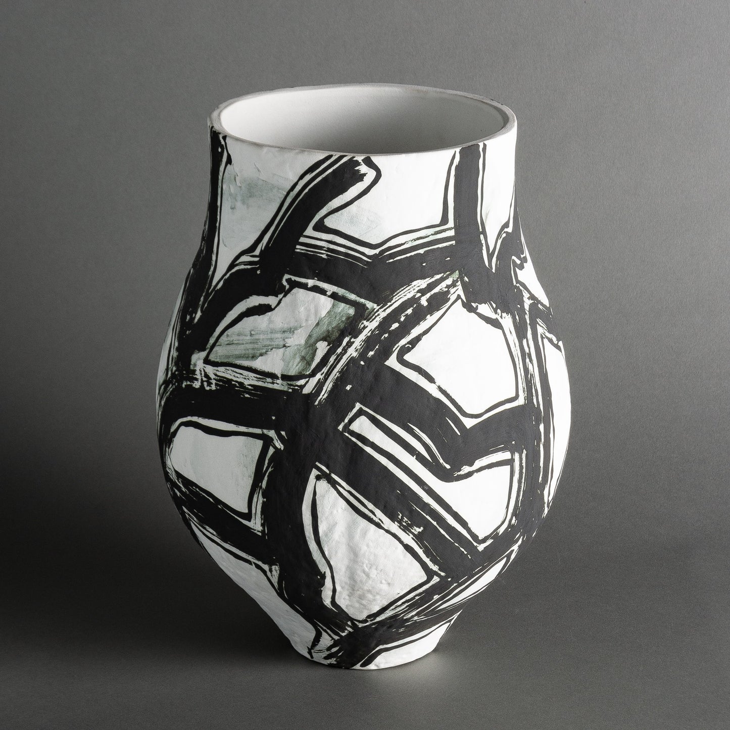 VASO ABSTRATO NERO E BIANCO