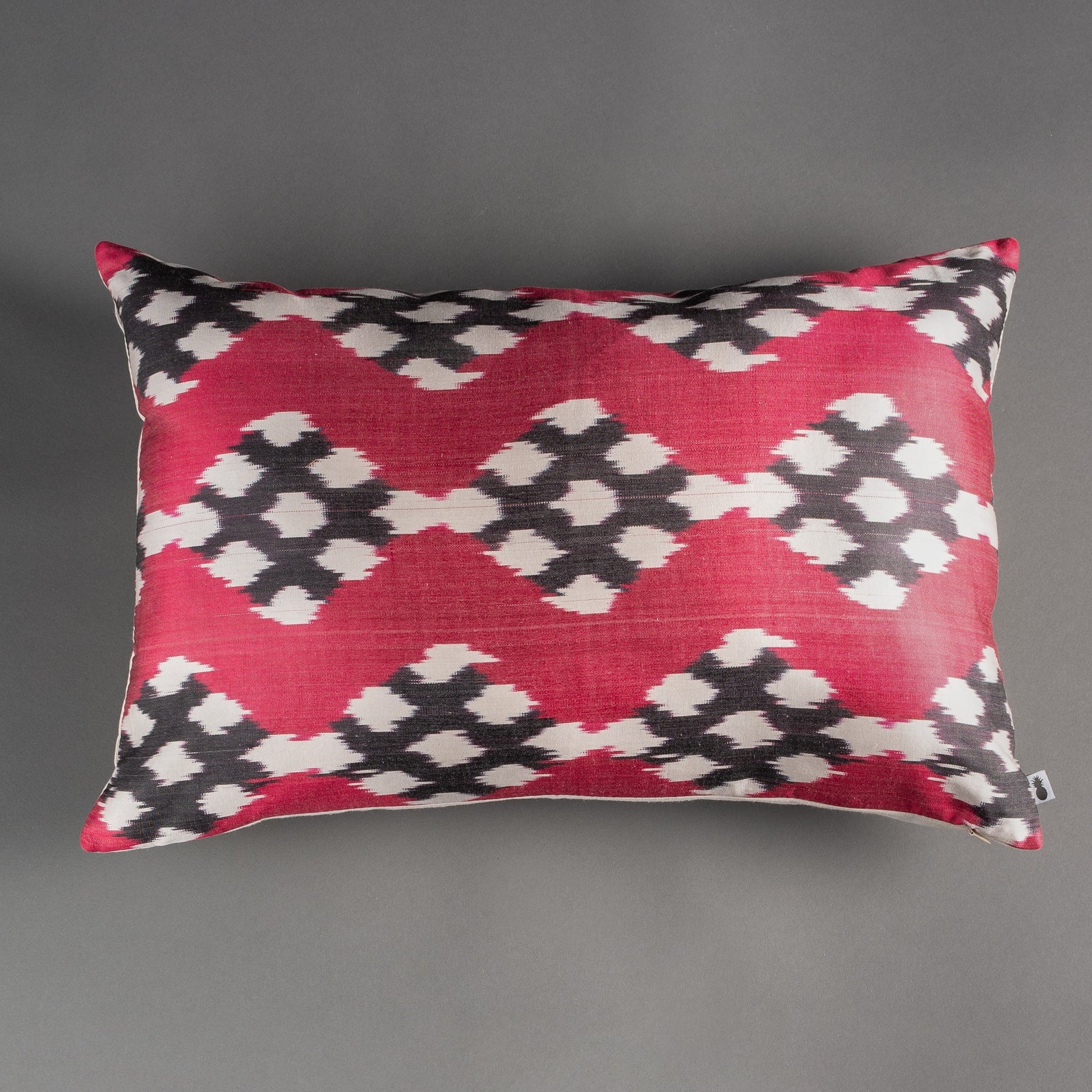 ALMOFADA IKAT DE SEDA IMPORTADA 60X40CM