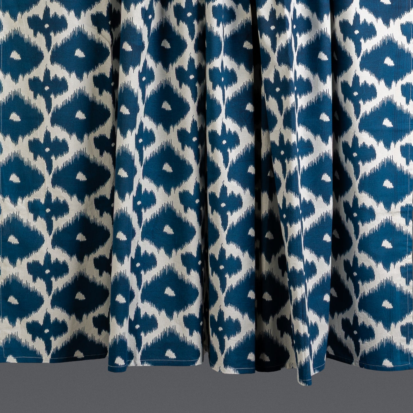 TOALHA DE MESA IKAT 1,80X1,80M