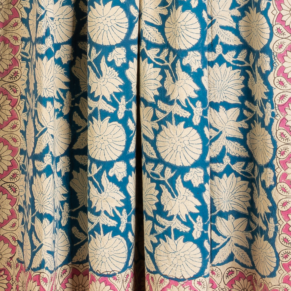 TOALHA DE MESA BLU E ROSA