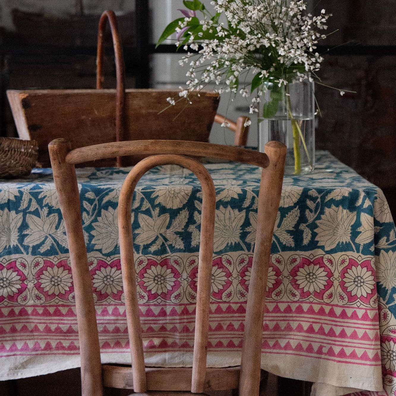 TOALHA DE MESA BLU E ROSA