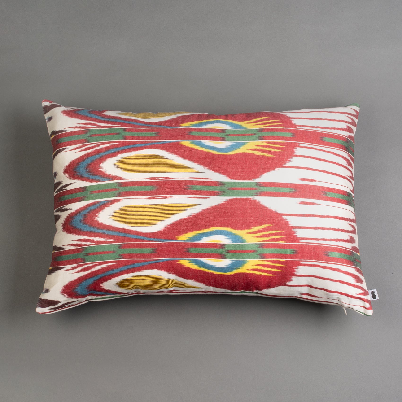 ALMOFADA IKAT DE SEDA IMPORTADA 60X40CM
