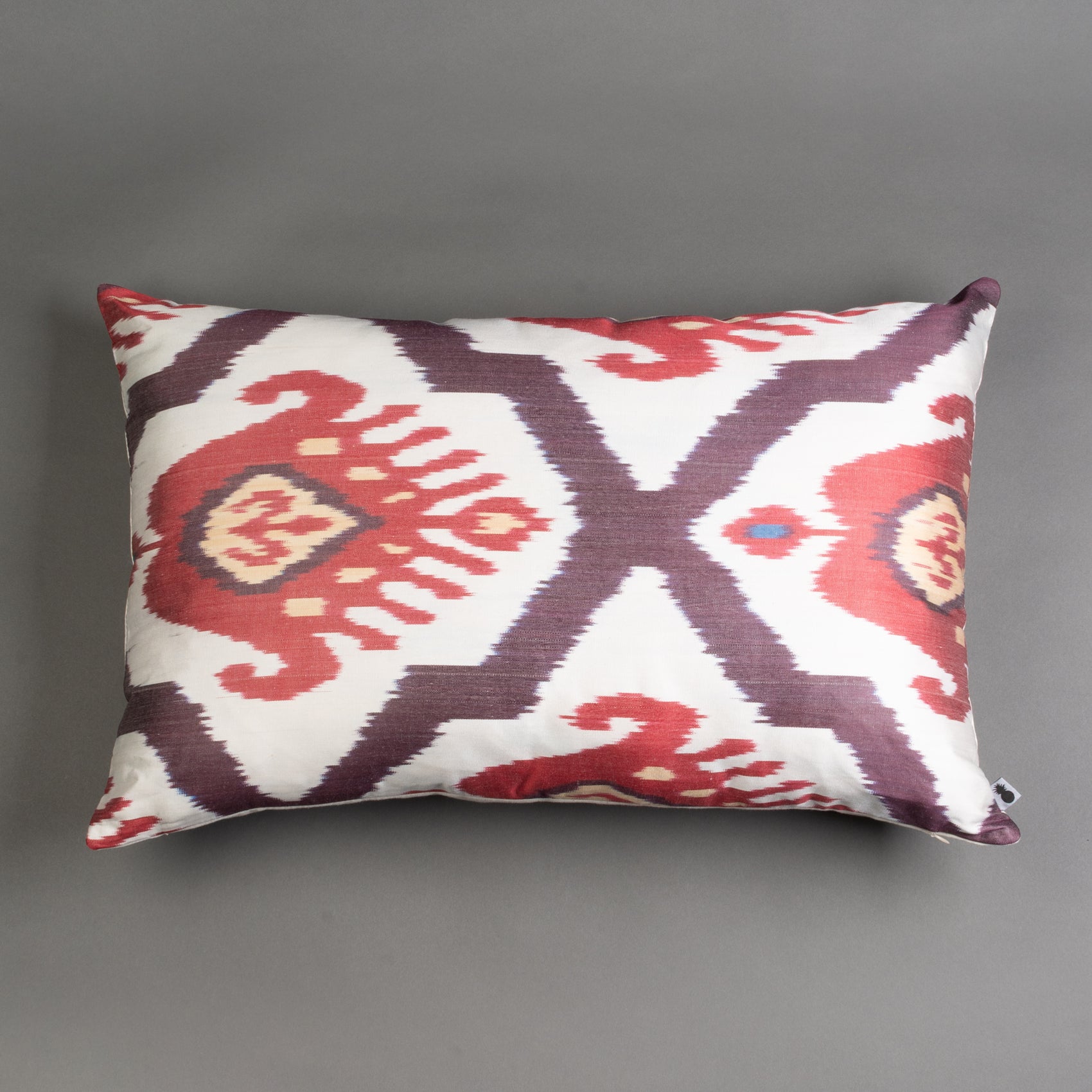 ALMOFADA IKAT DE SEDA IMPORTADA 60X40CM