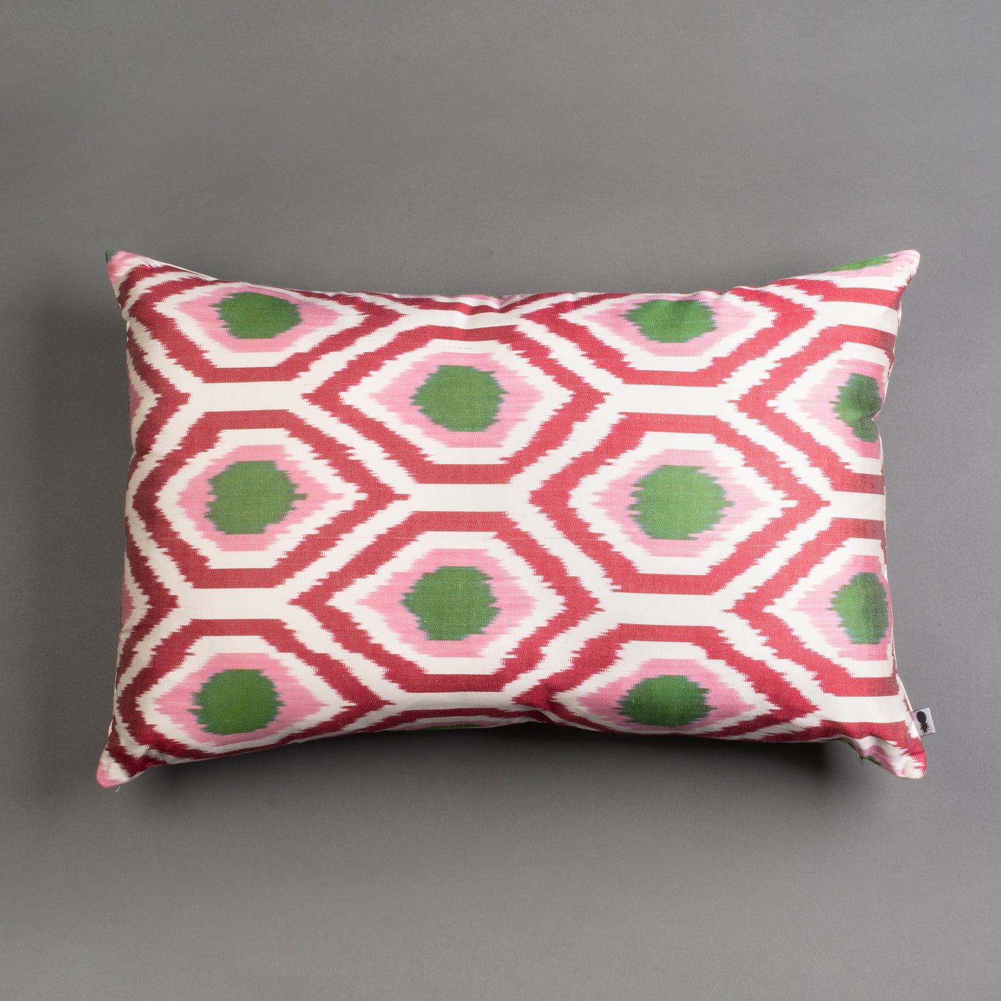 ALMOFADA IKAT DE SEDA IMPORTADA 60X40CM