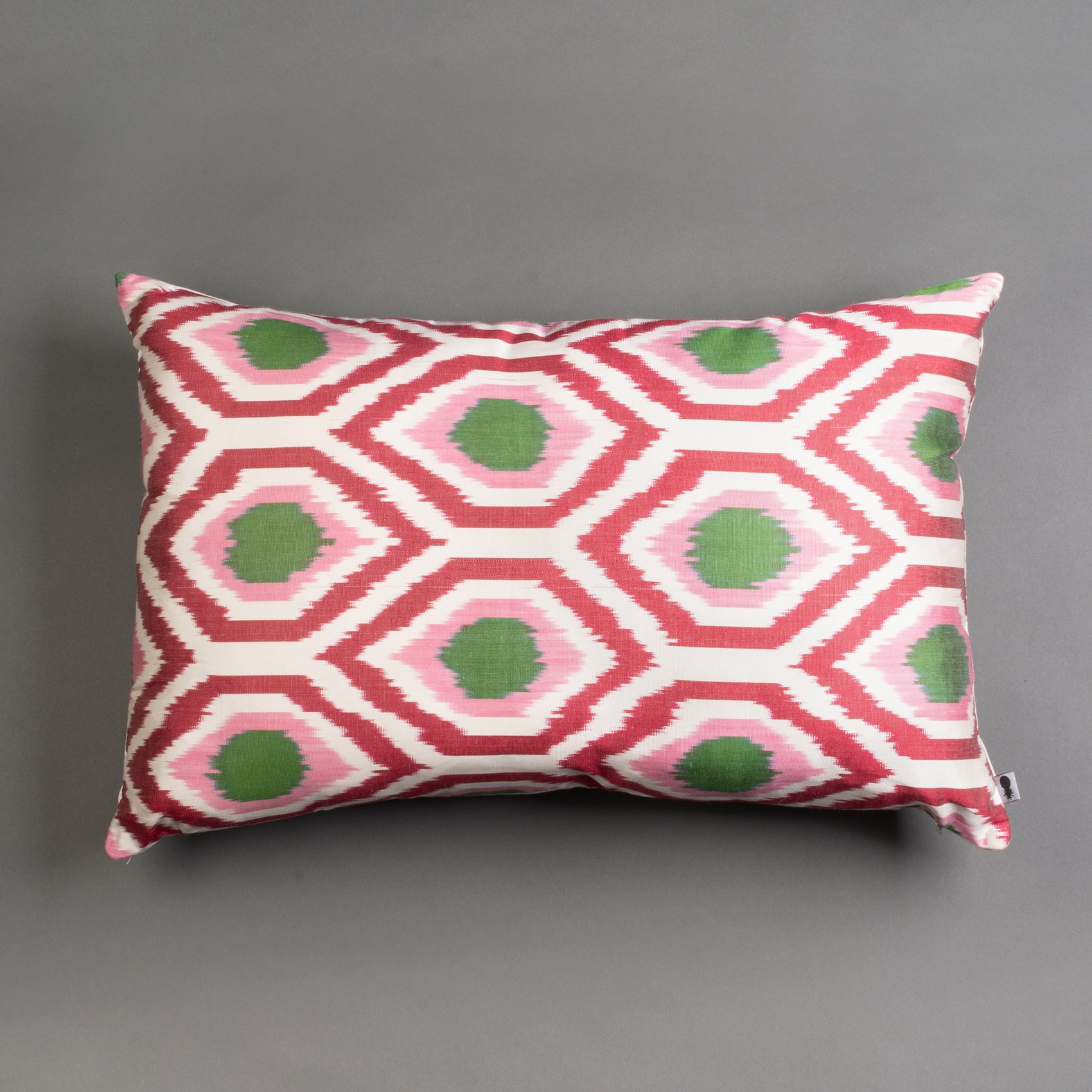 ALMOFADA IKAT DE SEDA IMPORTADA 60X40CM