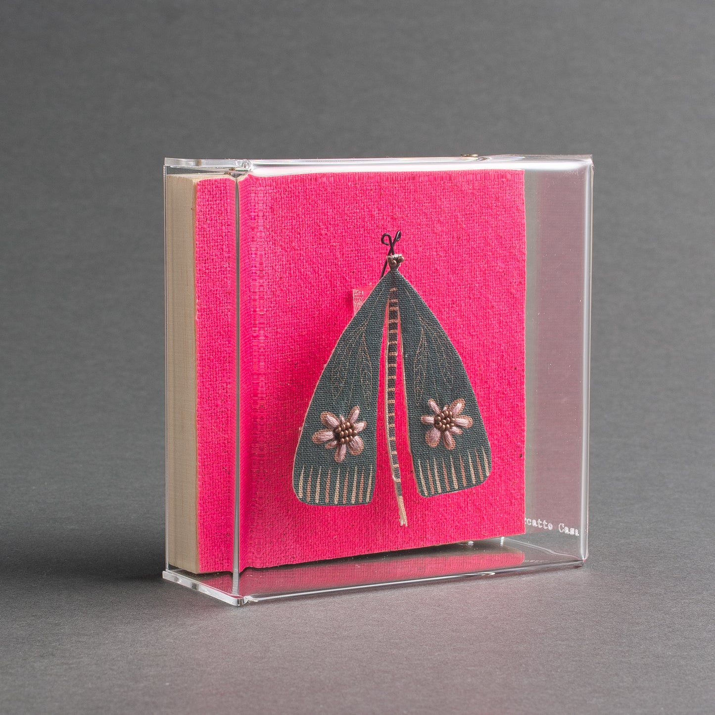 QUADRO ACRÍLICO BORBOLETA VERDE FUNDO PINK