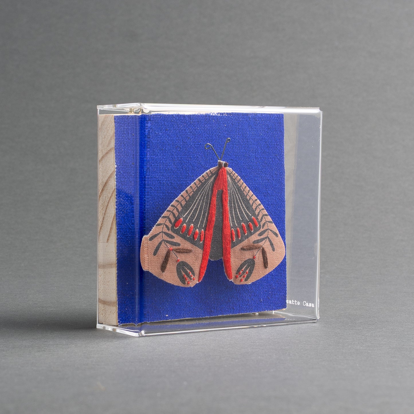 QUADRO ACRÍLICO BORBOLETA BEGE FUNDO BLU