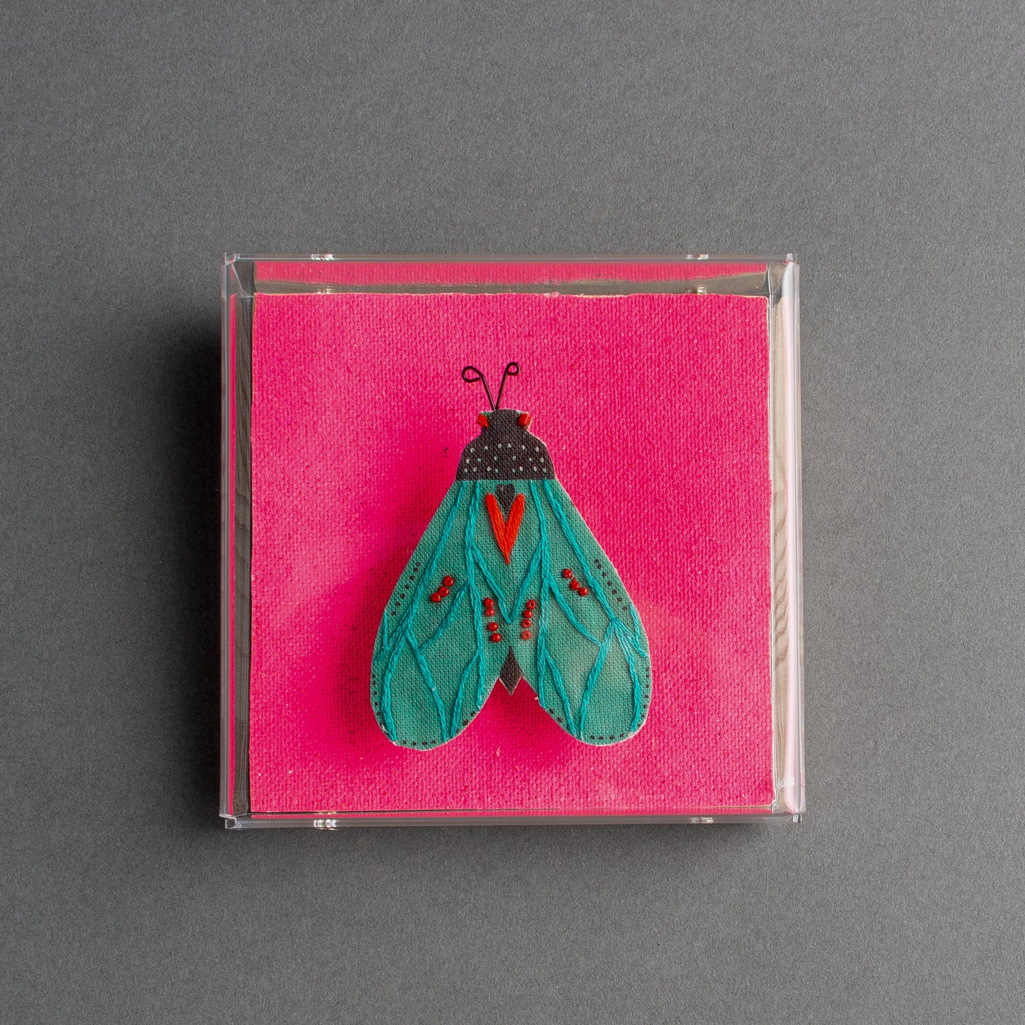 QUADRO ACRÍLICO BORBOLETA VERDE FUNDO PINK