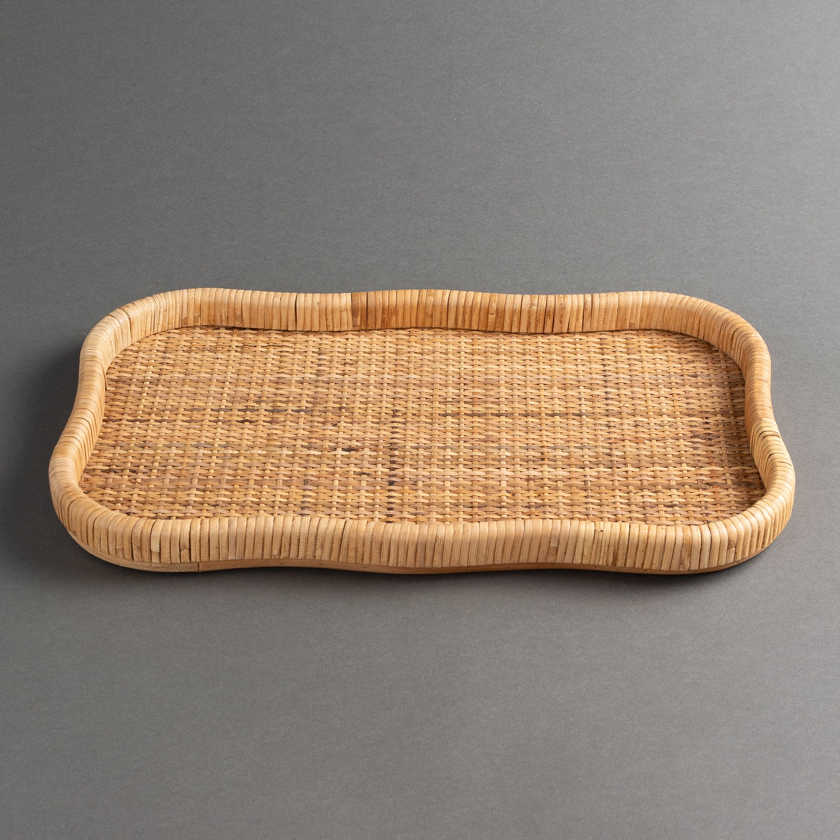 BANDEJA EM MADEIRA E FIBRA RATTAN NATURAL G
